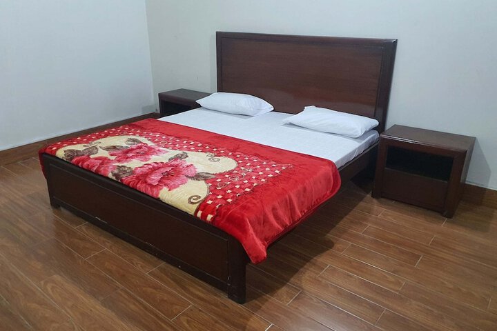 Room 4 of 20