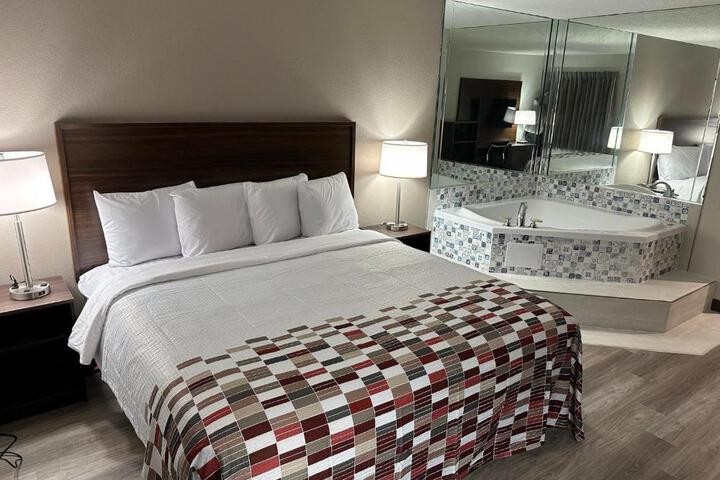 1 King Bed (1 of 16)