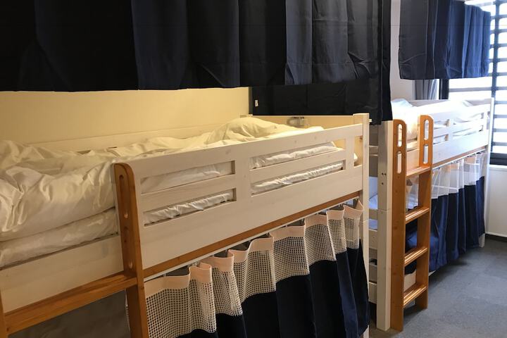 Room 20 of 37
