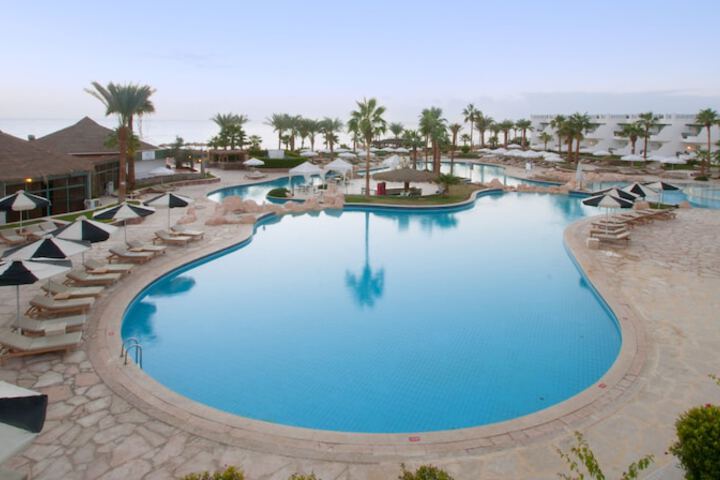 Hotel Pool