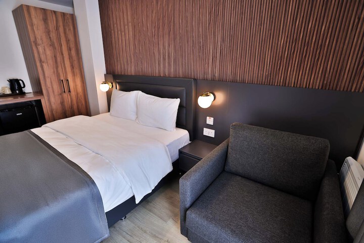 Room 17 of 64