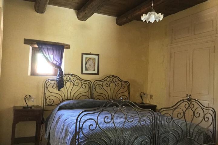 Room 3 of 28