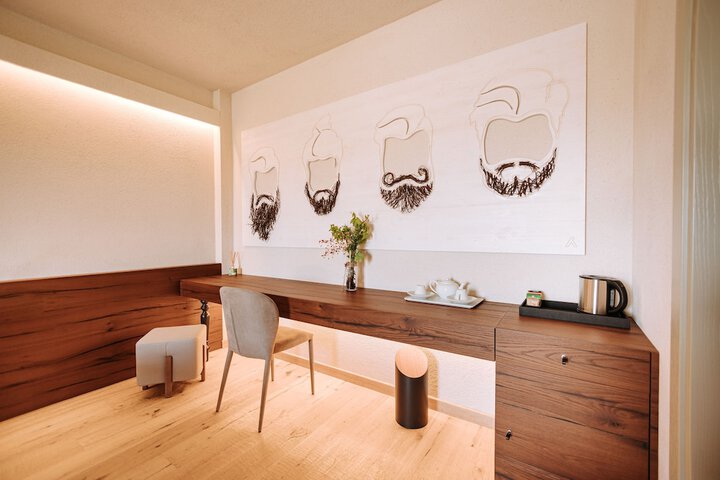 Room 7 of 74