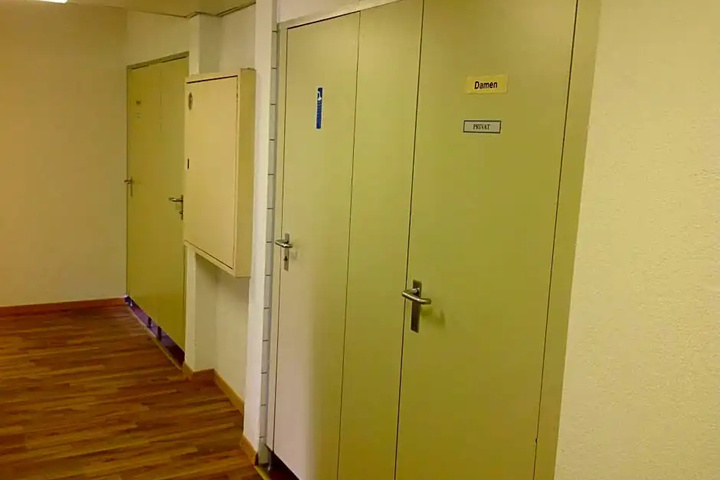 Room 15 of 22