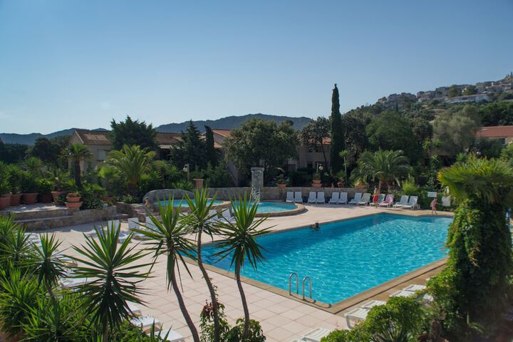 Pool Hotel