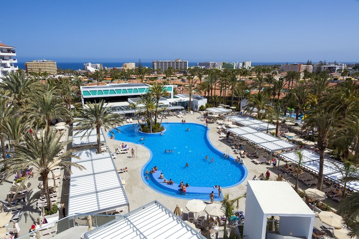 Hotel Pool