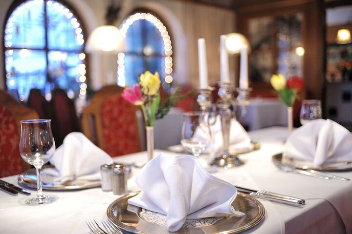 Dining 73 of 99
