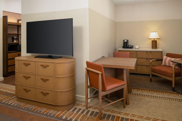 Room 70 of 203