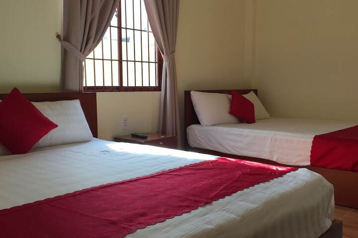 Room 2 of 37