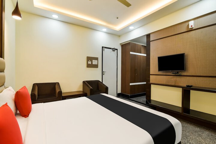 Room 15 of 18