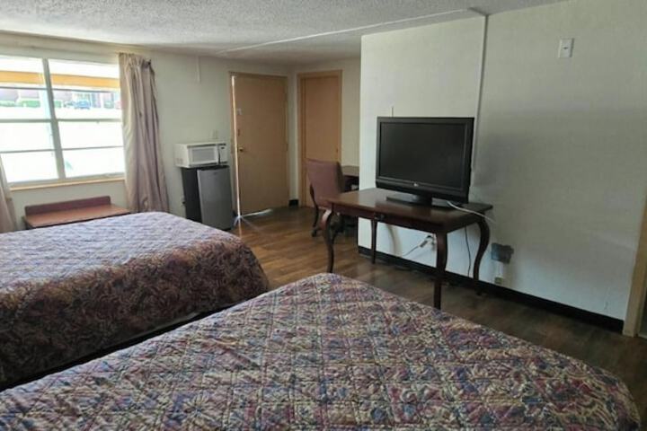 Room 5 of 20
