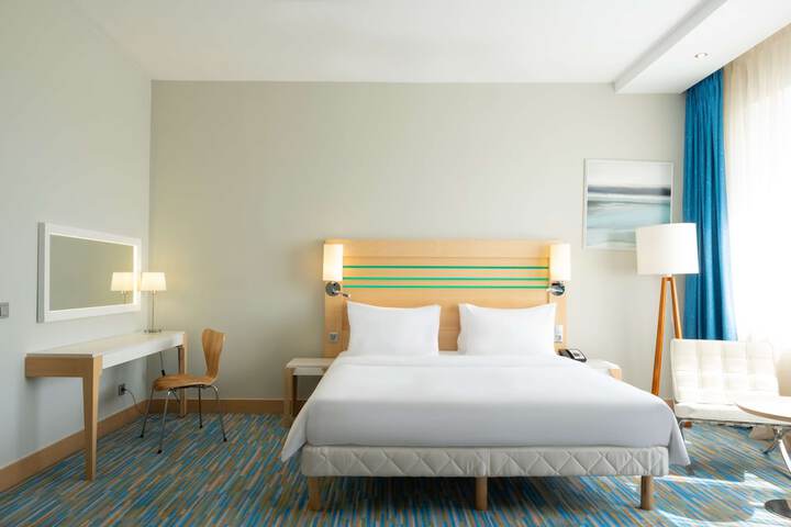 Room 12 of 160