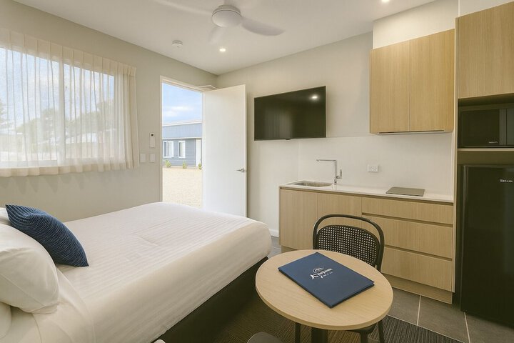 Room 18 of 120