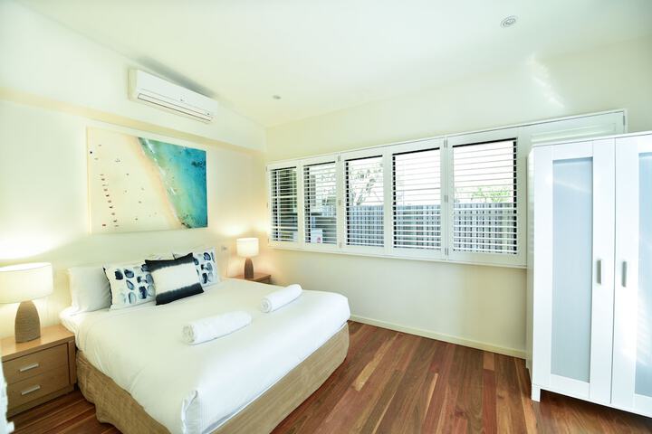 Room 7 of 94