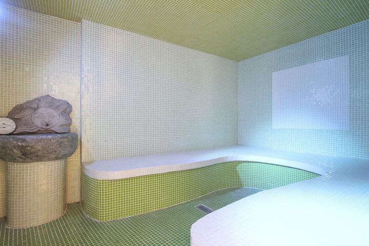 Room 83 of 117