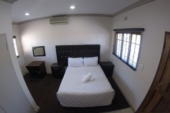 Room 7 of 15