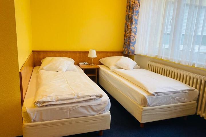 Room 11 of 66