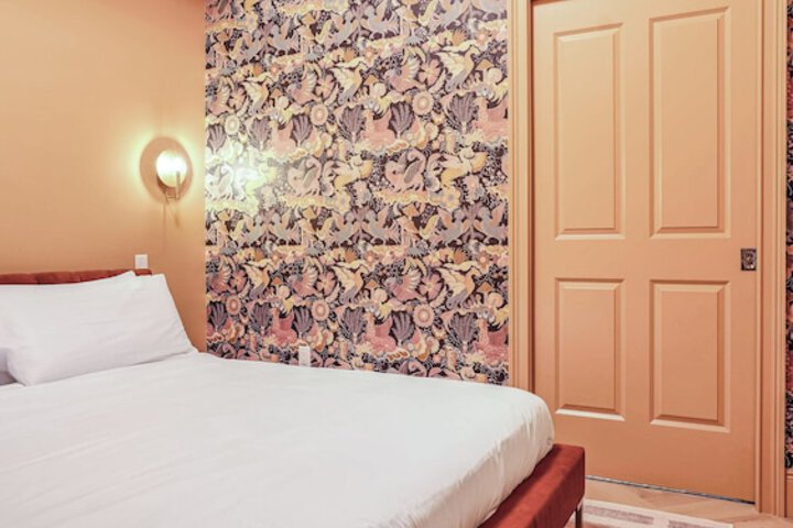 Room 11 of 79