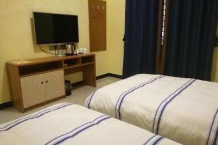Room 11 of 11