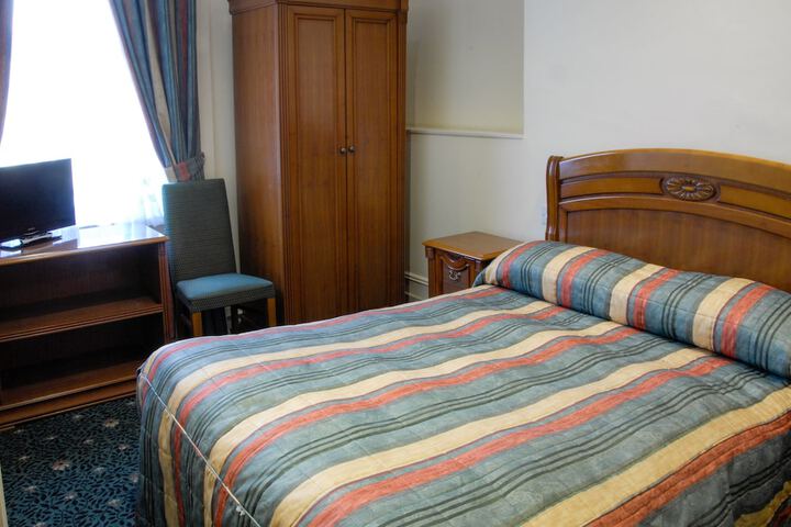Room 8 of 48