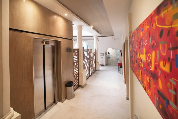 Guest Lobby