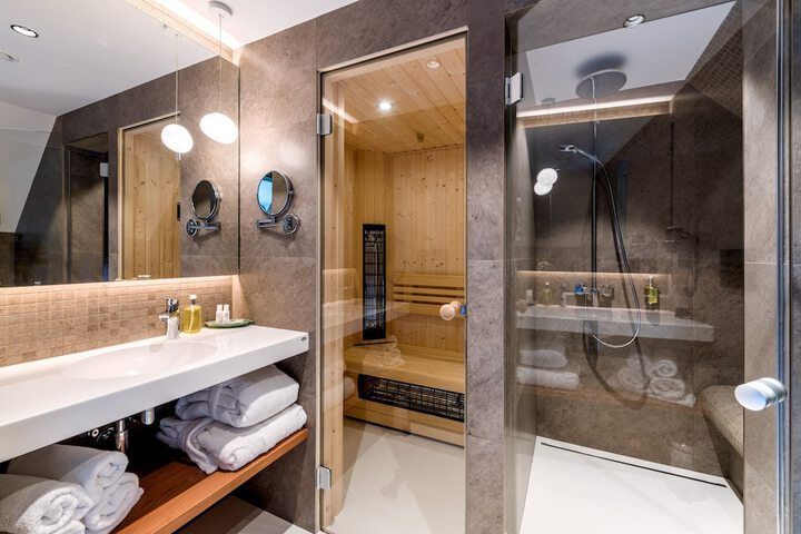 Room 18 of 38