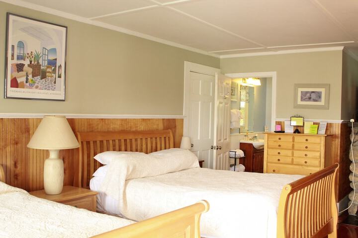 Room 47 of 230
