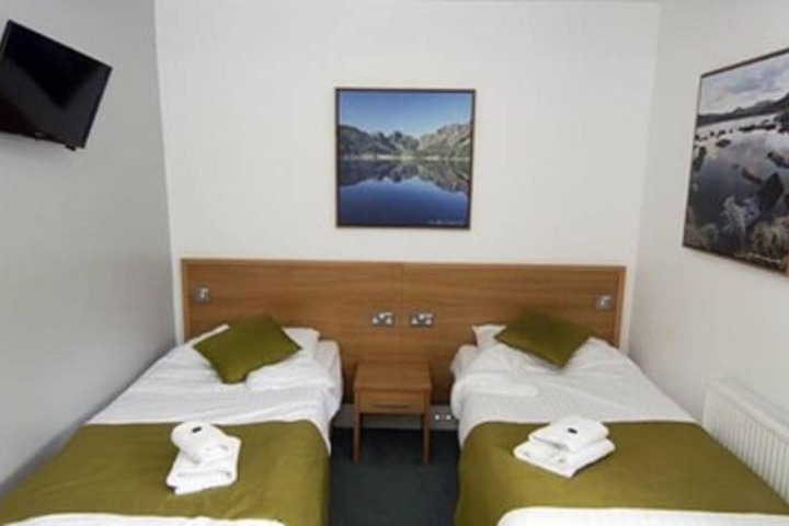 Room 3 of 9