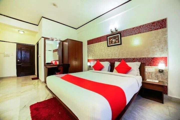 Room 5 of 12