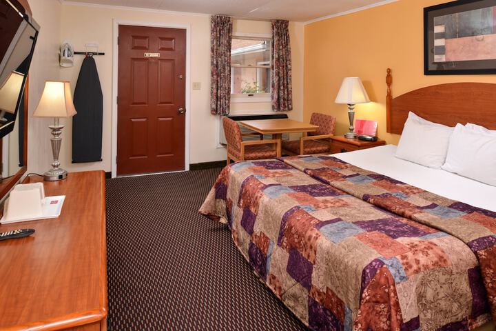Room 12 of 41