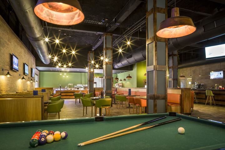 Lounge 218 of 272