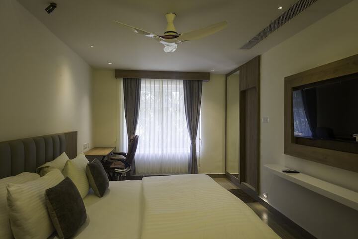 Room 12 of 43