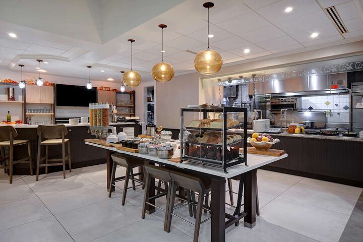 Breakfast area