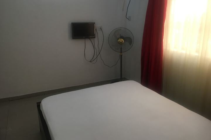 Room 3 of 16