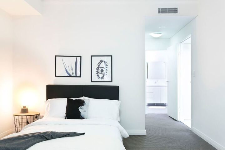 Room 5 of 25