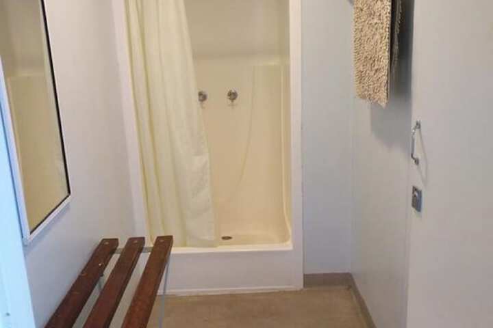 Room 11 of 27