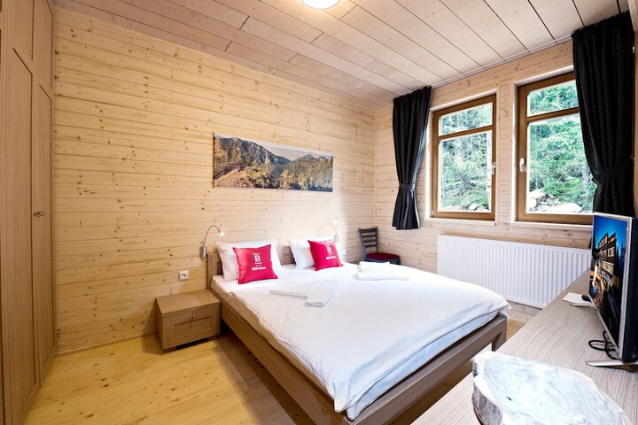 Room 3 of 56