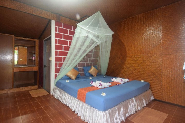 Room 5 of 73