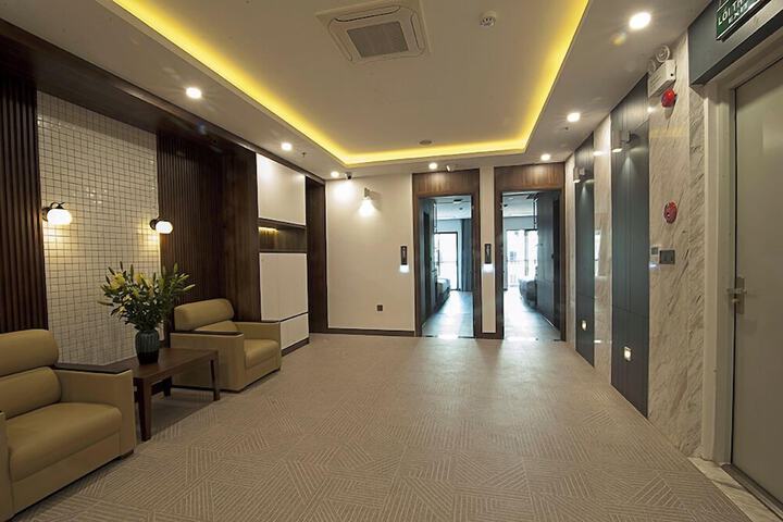Ballroom/Hall 24 of 28
