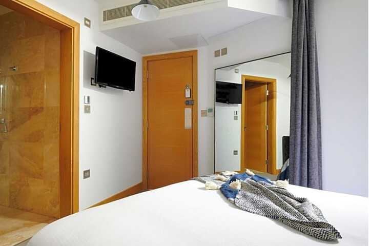 Room 11 of 43