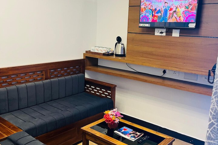Room 30 of 68