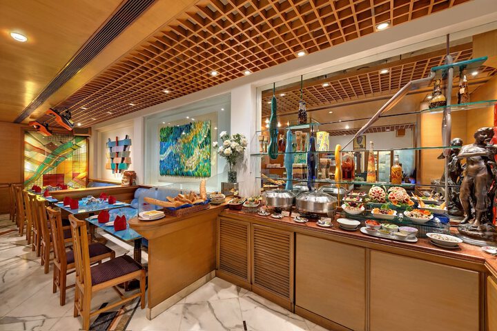 Dining 48 of 70