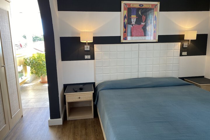 Room 25 of 68