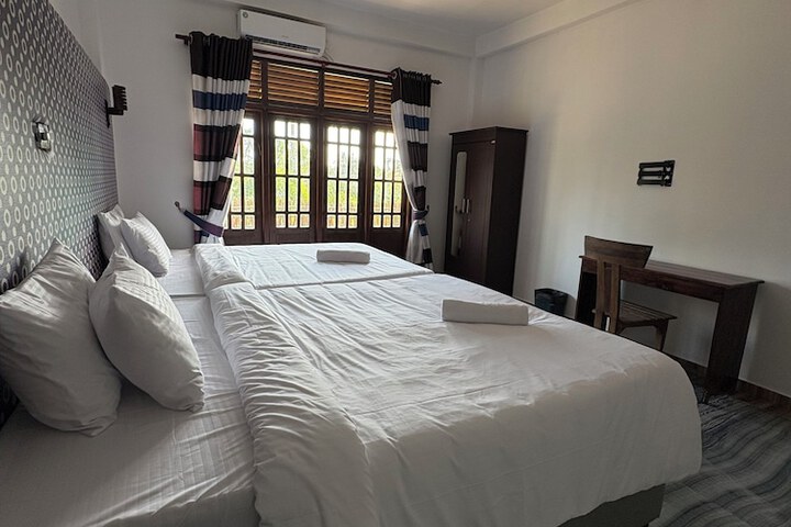 Room 9 of 52