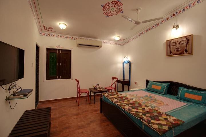Room 8 of 70