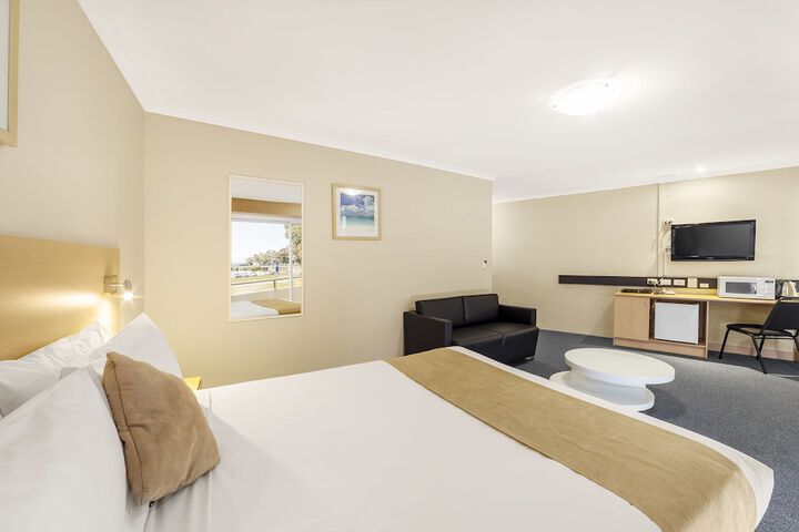 Room 8 of 39