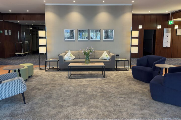 Guest Lobby