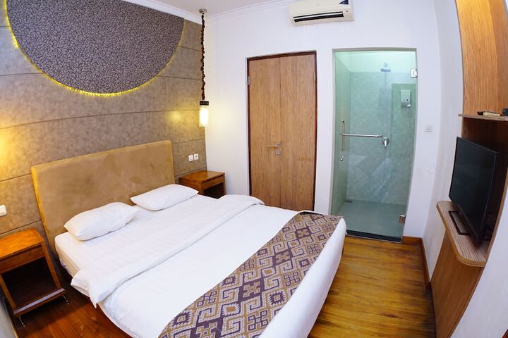 Room 16 of 130