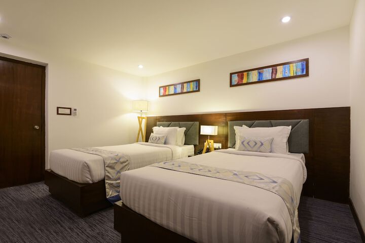 Room 15 of 38