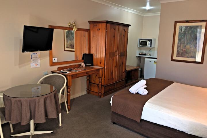 Room 18 of 32